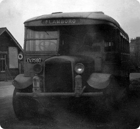 1932 Gilford 1680T EV-7580 Wycombe C32F