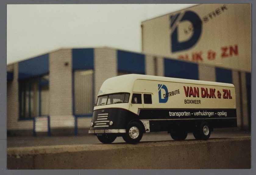 1952 DAF Tapissiere voor van Dijk Boxmeer