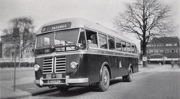 1953 Daf Stadsbus 22 met carrosserie van Verheul. 30 zit en 16 staanplaatsen