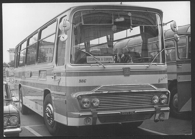 Bussen FIAT 306 Barbi Stilo