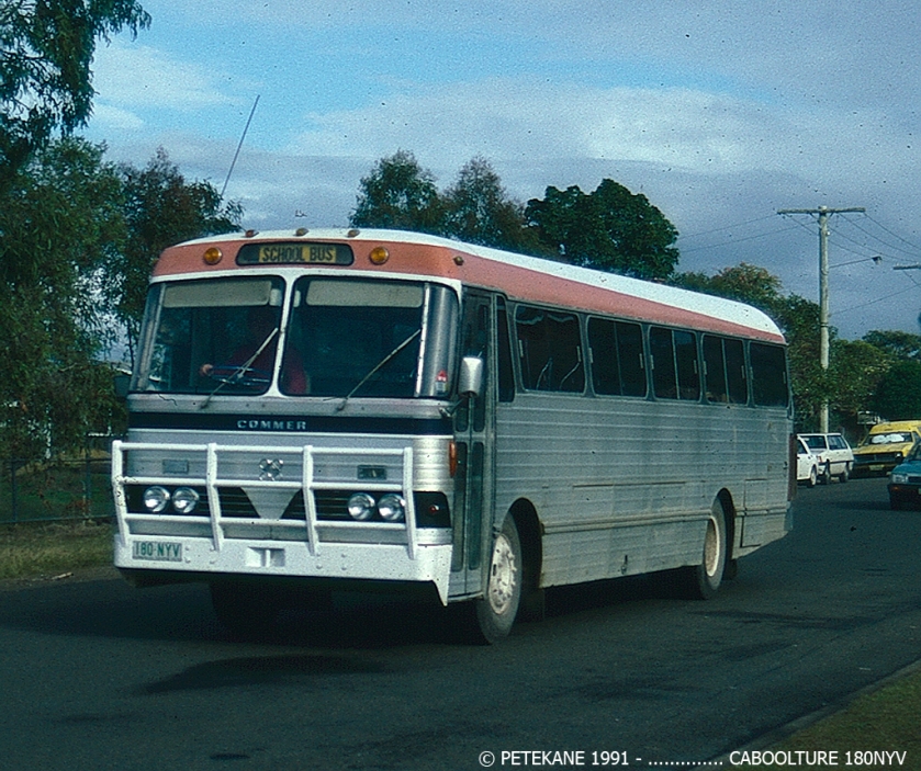 Commer schoolbus Australië