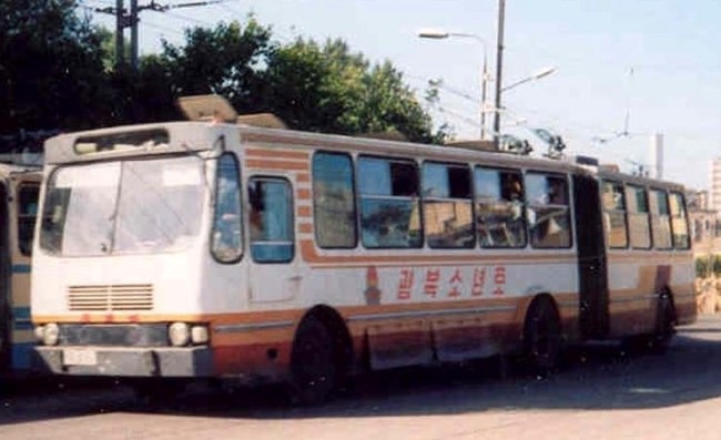 ① 천리마-70형 무궤도전차 (Chollima 70 trolleybus)a
