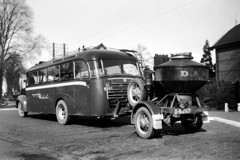 1939 Opel-Hainje foto genomen op 7-4-1941 door Jan Voerman DABO 30 Assen station