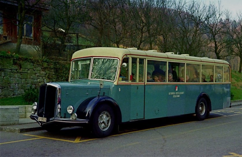 1952 Autobus Nr. 5 Berna Hess 4UPO-463-H2 (Achtzylindermotor)