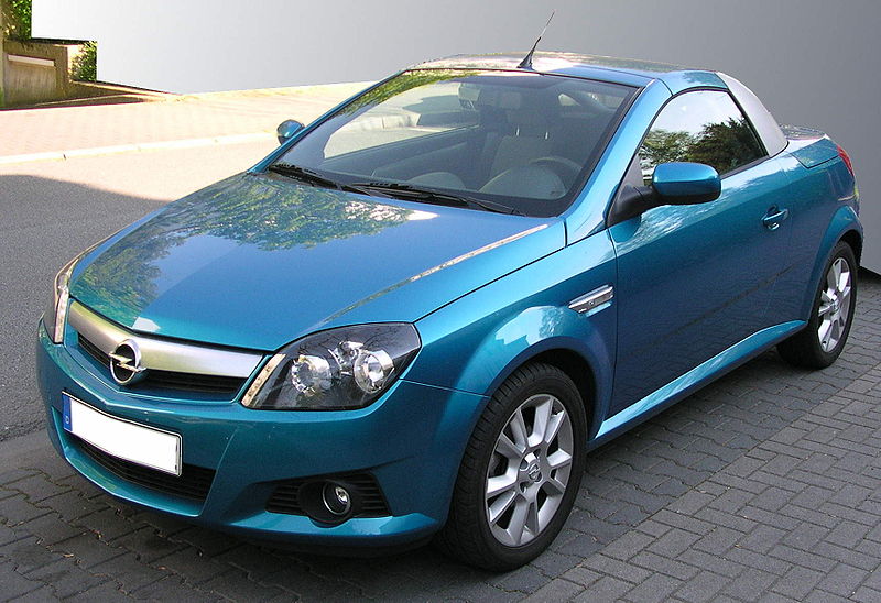 2007 L'Opel Tigra TwinTop est une production Heuliez 2e gen