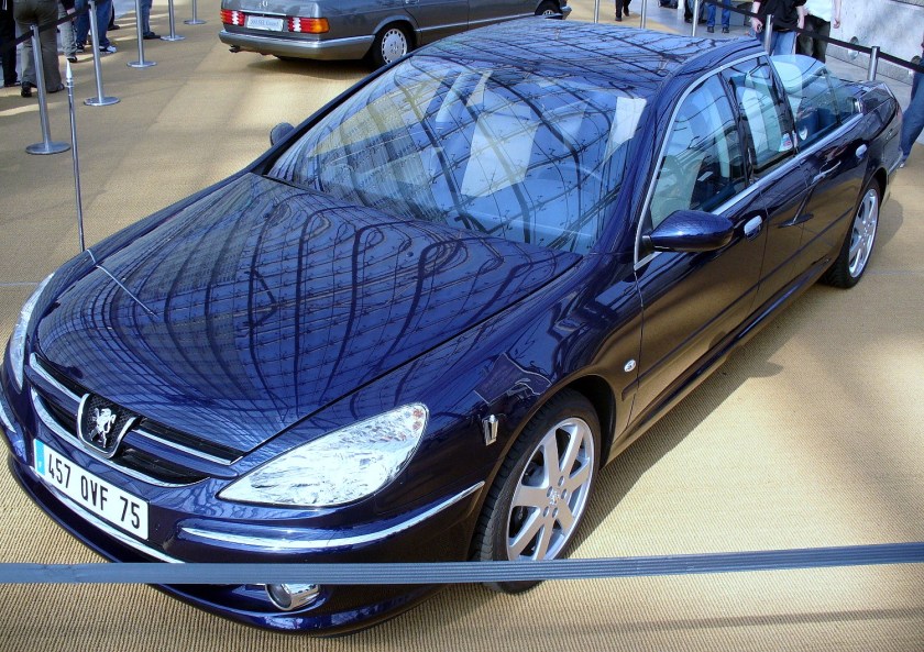 2011 Peugeot 607 Paladine. Landaulet présidentiel aux places arrière découvertes