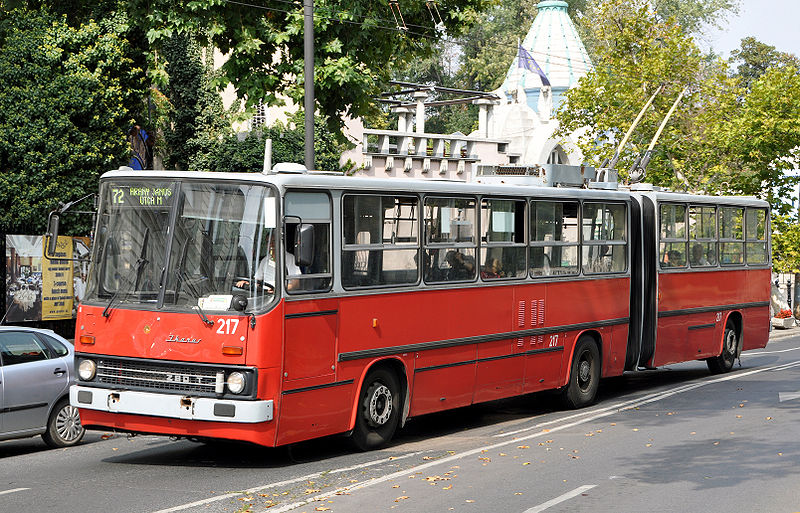 10 800px-Ikarus_280T_Trolleybus_R01