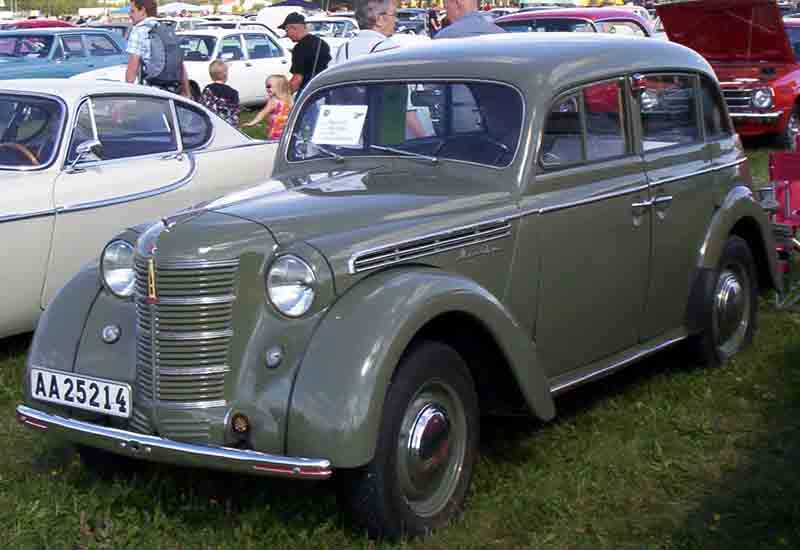 1938 Moskvitch-400, nearly a copy of the Kadett K38