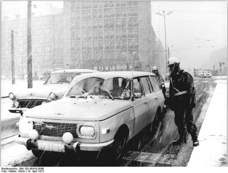 1980 Wartburg 353 Tourist‎ im winter