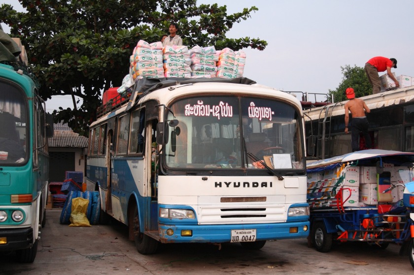 1990 Hyundai FB500 intercity bus in Savannakhet