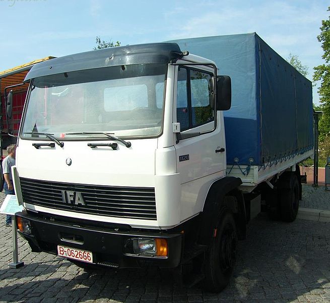 1990 IFA 1318