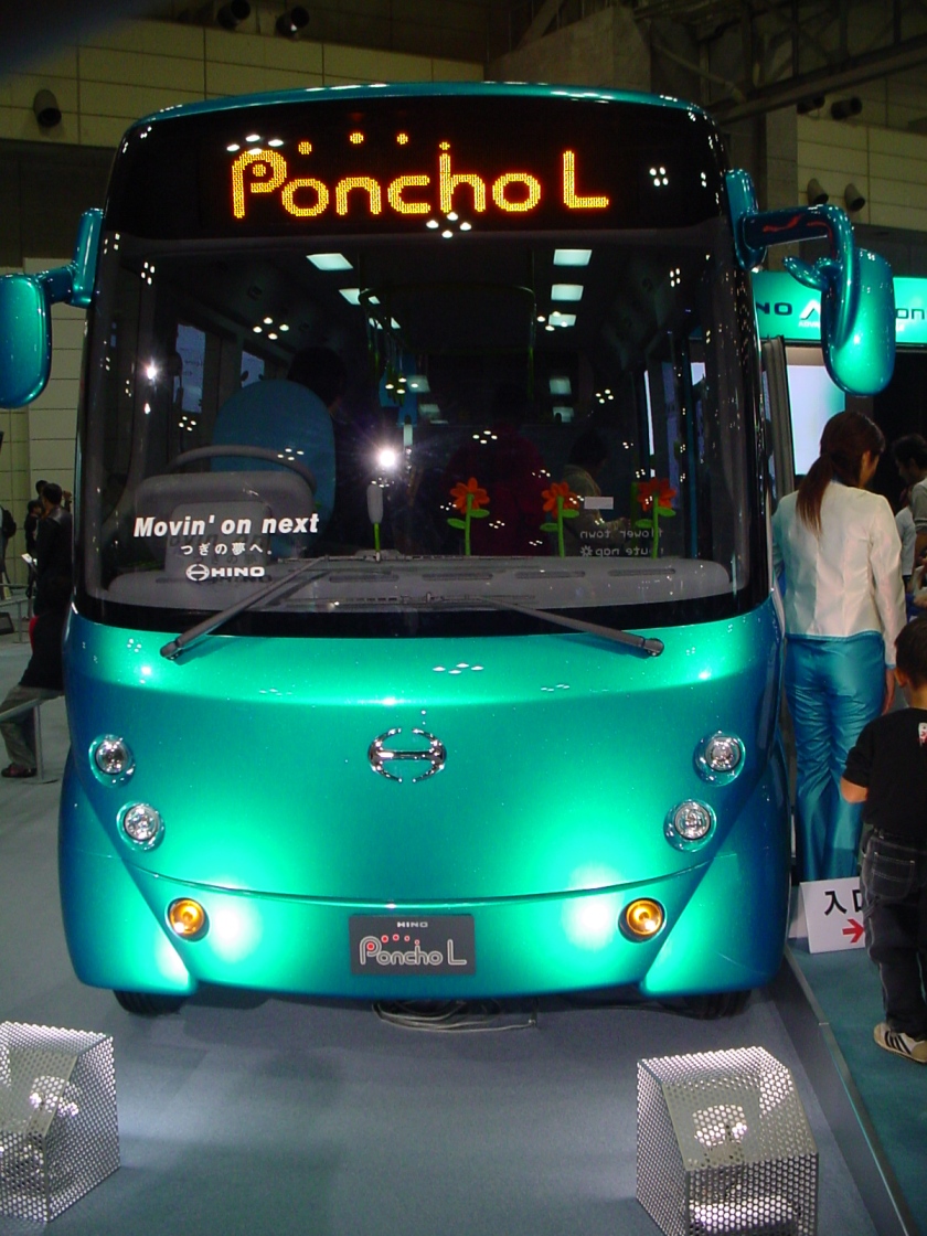 2006 HINO Poncho (2)