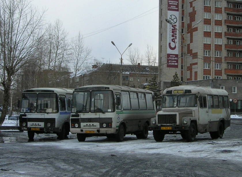 KAvZ bus (right) in Ust-Kut, Irkutsk oblast', Russia