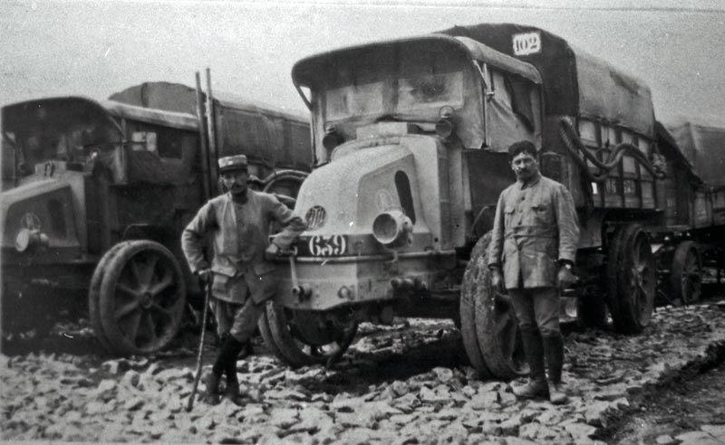 1914 Latil-TAR-18-soldats