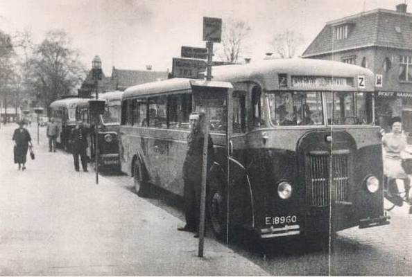 1937 Bus 8 Kromhout TB-5 Tramcoach-Werkspoor (Afgevoerd 1950) op het Van Loenshof te Enschede als Lijn Z naar Oldenzaal._