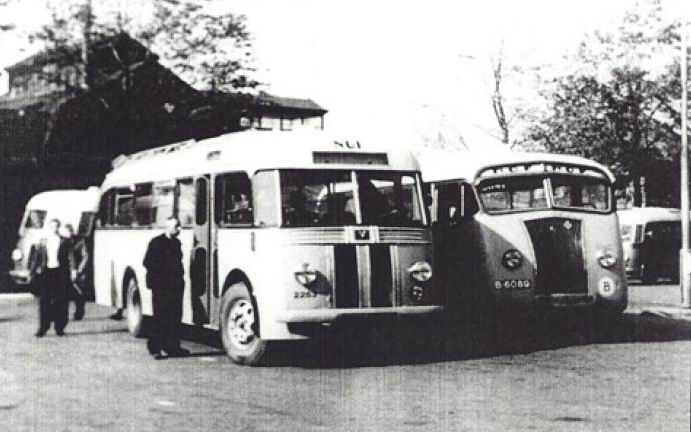 1947 Scania Vabis B15V B-2347 Brouwers Holwerd Rechts