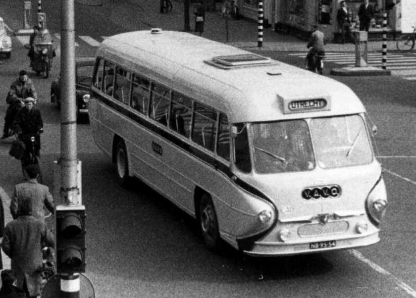 1952 Leyland carrosserie Den Oudsten NB-95-54