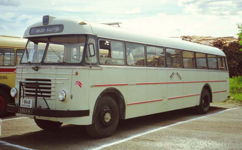 1961 T-8648 is a 1961 Volvo B615-97 with a Knudsen 41-seat bus body.