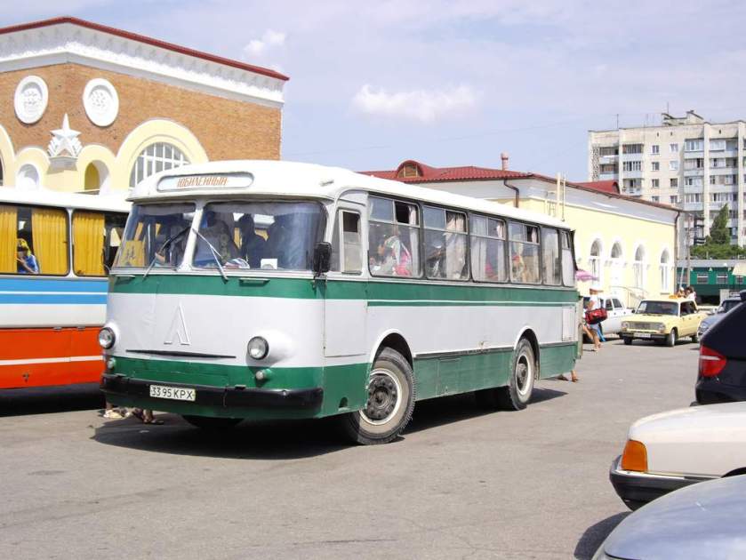 1969-74 LAZ-695M