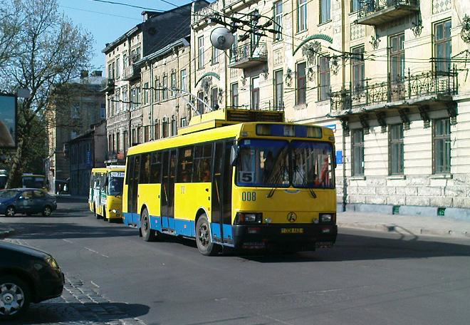 2000 LAZ trolleybus 008
