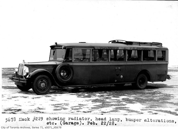 1928 mack-bus-229