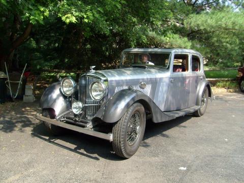 1934 Bentley 3.5 Litre Mann-Egerton Saloon One-off with Red interior