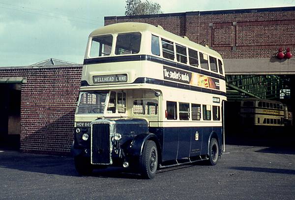 1949 Daimler CVG6, one of eighty-seven with Metro-Cammell H30-24R body