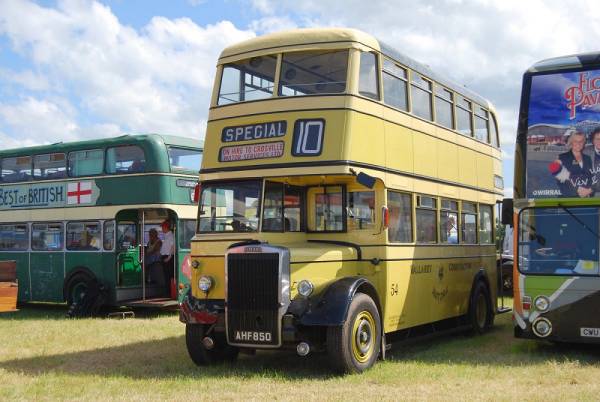 1951 Leyland PD2-1 with Metro Cammell H30-26R body