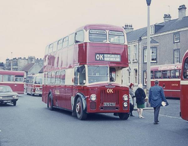 1959 Leyland Titan PD3-1 with Metro Cammell H40-32F body