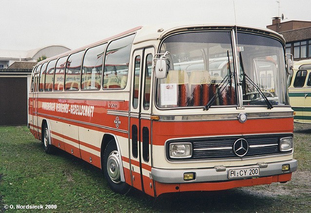 1964 Mercedes-O302-Reisebus-PVG-Pinneberg-weiss-rot