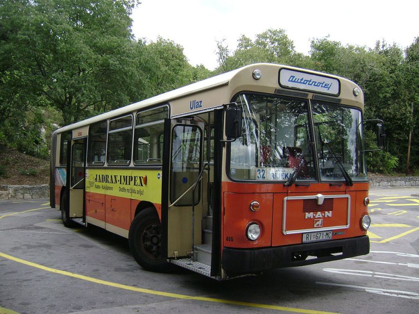 87 Gelenkbus MAN SG 220 in Rijeka (Kroatien)