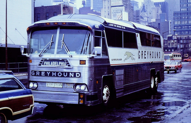 Greyhound bus 4202 (MCI MC-6)