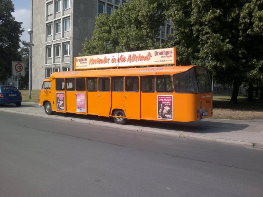 Mercedes Benz Bus, als Zubringer zum Brauhaus in Hannover