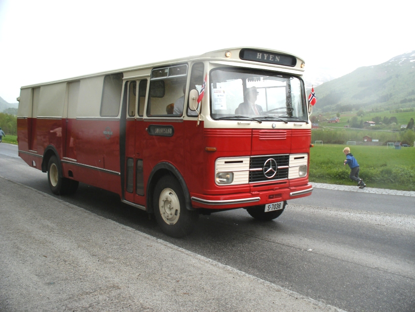 Mercedes Benz Firda-billag Bus Truck N