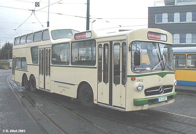 Mercedes-O317-Eineinhalbdecker-EVAG-3902-elfenb-Str-gr