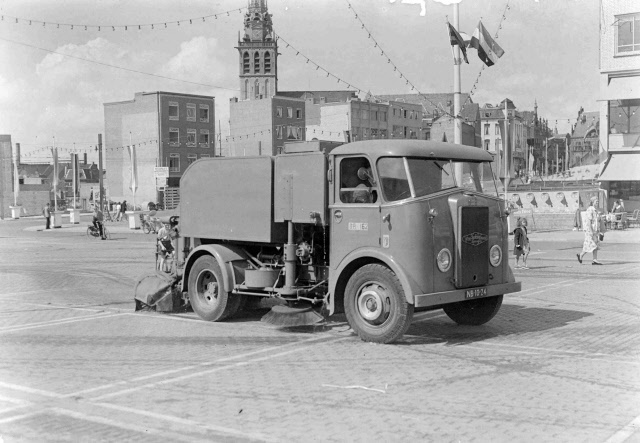 Van Twist Veegwagen NB-10-24 Nijmegen 1953