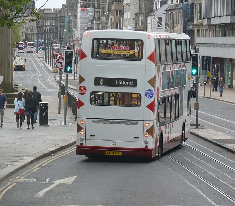 00n Lothian_buses_671_Dennis_Trident_route_4_on_Princes_Street