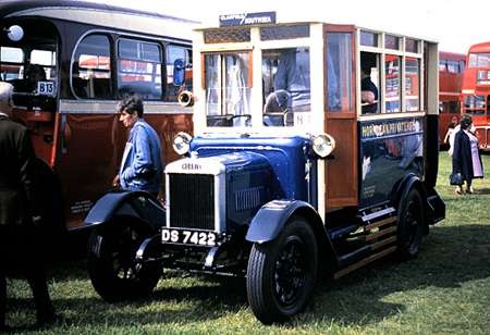 1926 Morris Commercial 1 Ton vehicle, with B10D body by Harris of Clanfield DS-7422