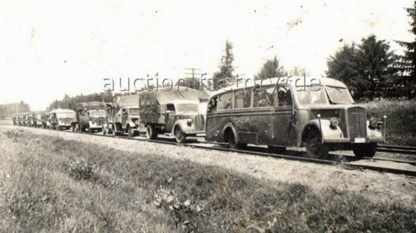 1935 Opel Blitzbus35 vordenbombenangriff