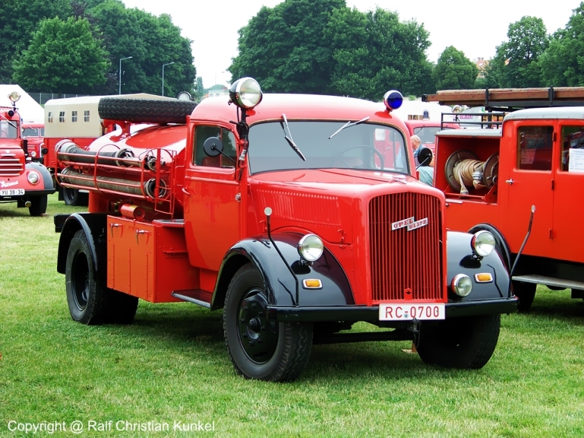1940 tankloeschfahrzeug-tlf-1543-auf-opel-106263