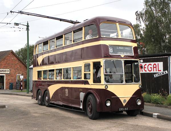 1942 AEC 664T with NCME H38-32R body