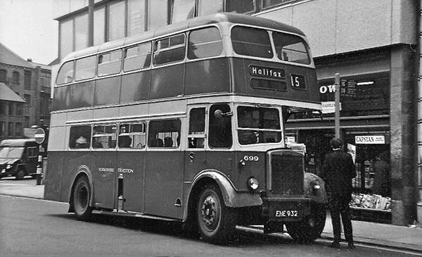 1953 Leyland PD2-12 with Northern Counties L27-28R body