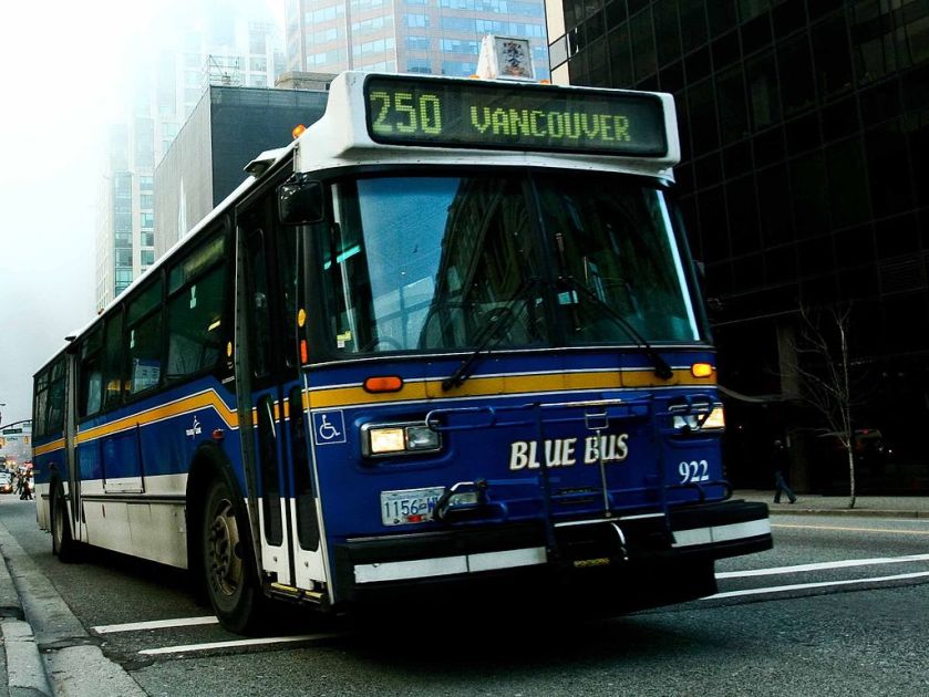 2 West Vancouver Blue Bus 922 clip