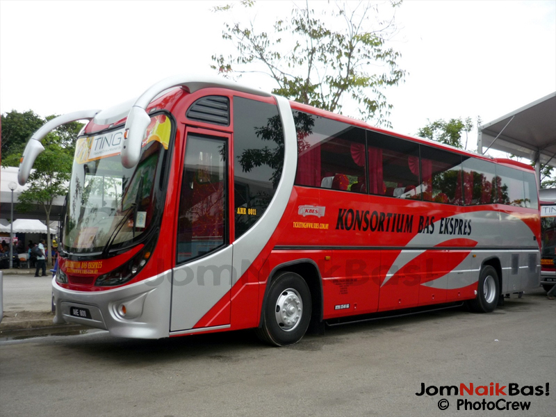 2013 Nissan JA452S coaches