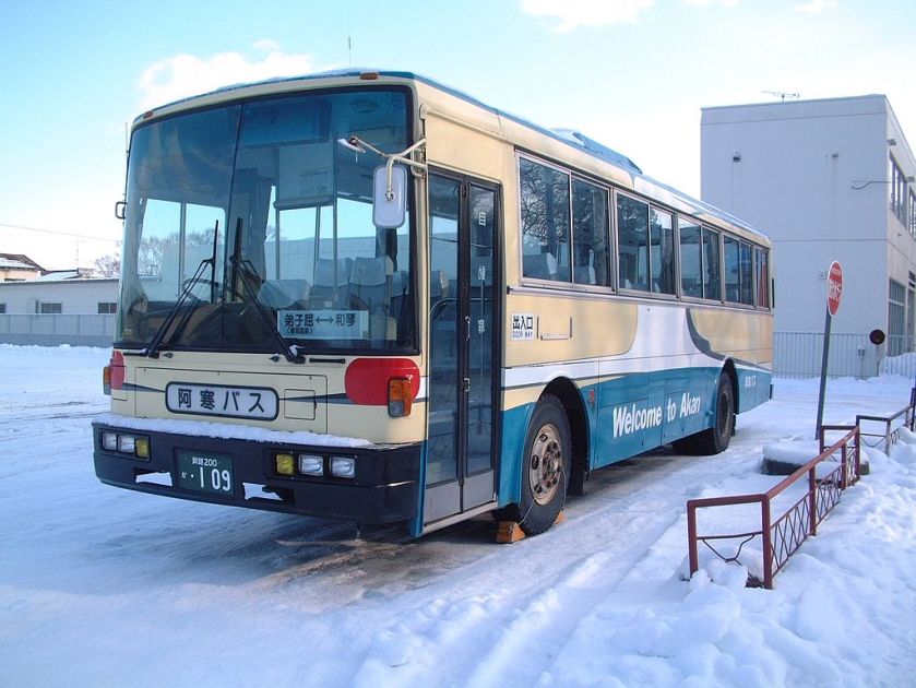 28 Akan-bus_109