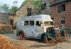 Morris-Commercial-Ambulance-early-camper-conversion-solid-vehicle