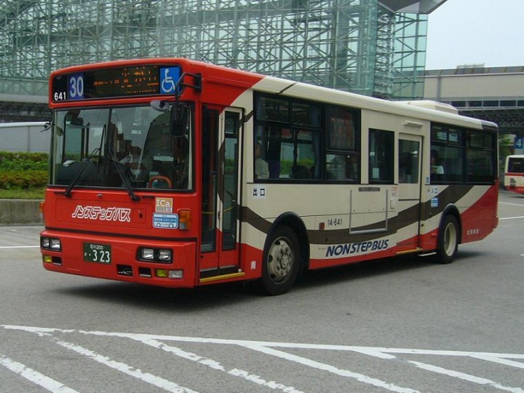 Nissan Diesel Space Runner JP Hokutetsu Bus 323