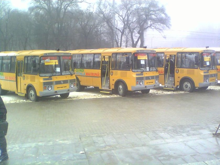 PAZ school buses Chisinau 02