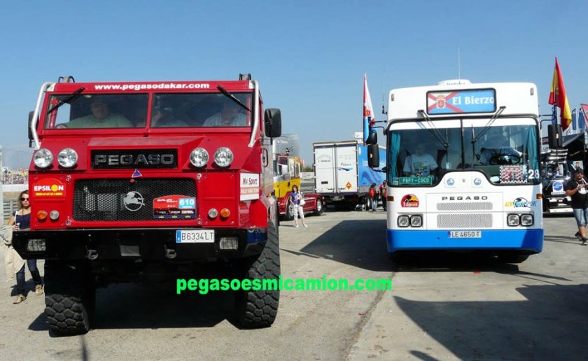 Pegaso Dakar Rally en Pegaso bus