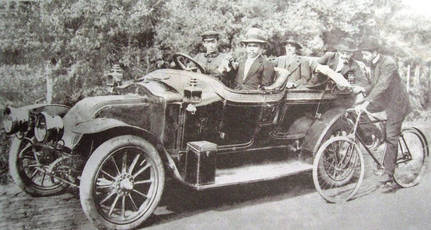 1909 Renault AVA